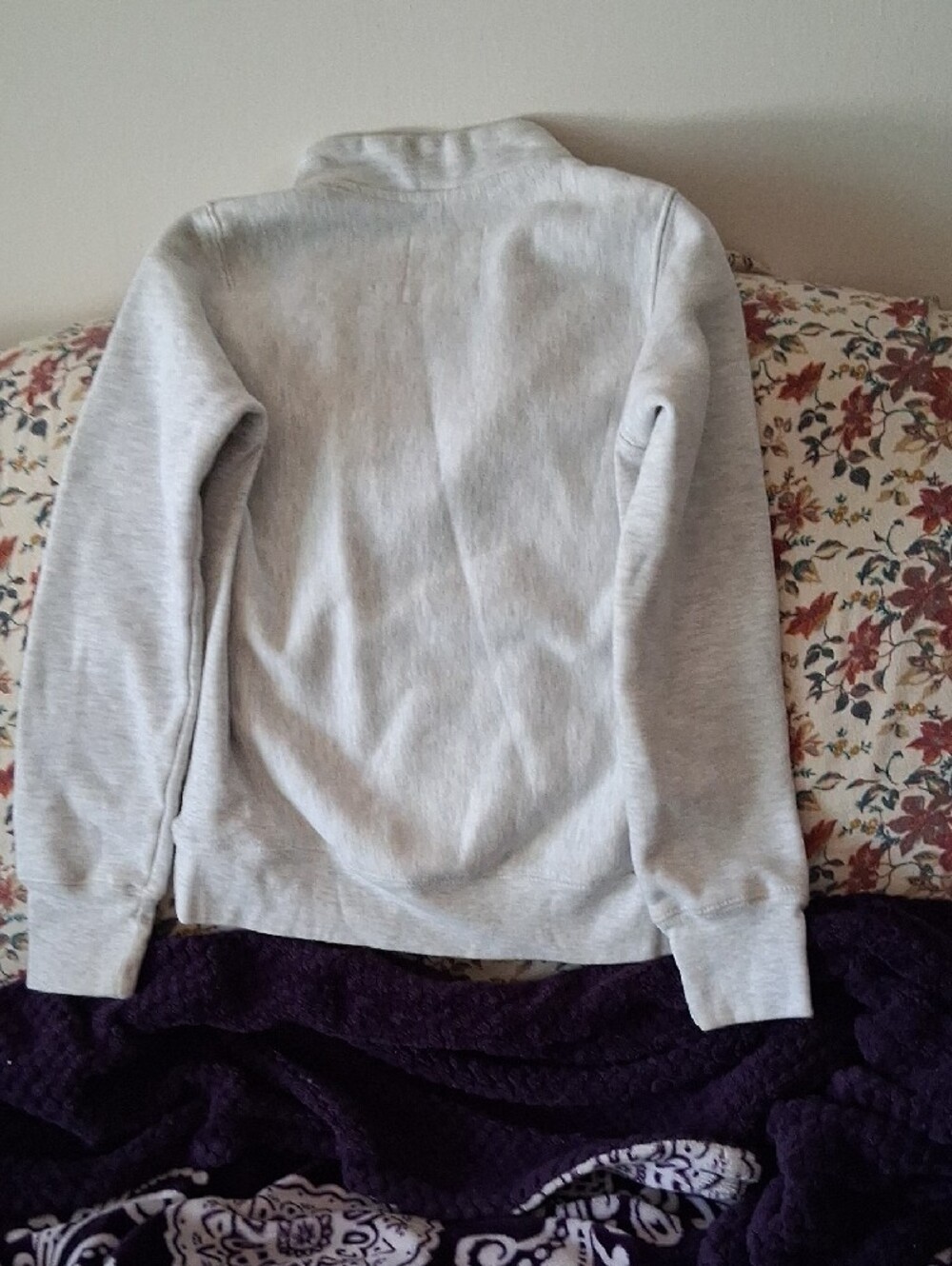 Rivalry Threads Wisconsin Light Gray Half-Zip Sweatshirt with Red Logo - Picture 6 of 7
